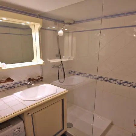 Port Marine Apartment *