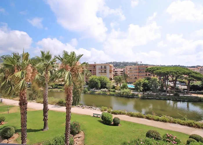 Port Marine סן-מקסים