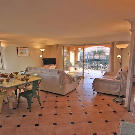 Apartment Port Marine - Climatises Et Piscine Dans La