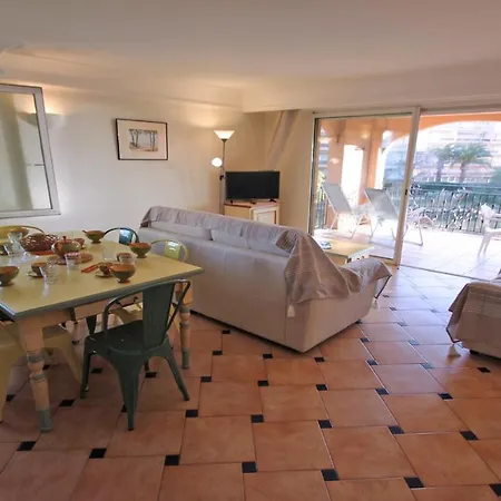 Port Marine - Climatises Et Piscine Dans La Sainte-Maxime