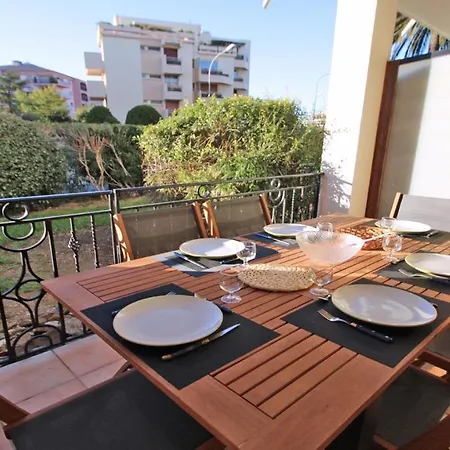 Apartment Port Marine - Climatises Et Piscine Dans La Sainte-Maxime