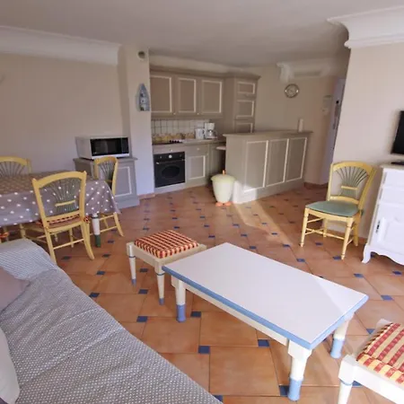 Port Marine - Climatises Et Piscine Dans La Apartment Sainte-Maxime